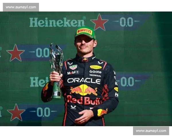 维斯塔潘统治力再现，F1新加坡站领奖台时刻，谁能撼动